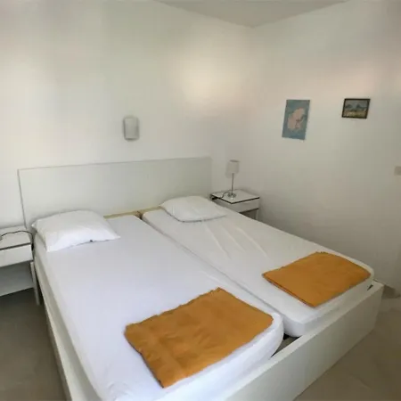 Villa Charmante T3 A Port Leucate, 5 Couchages, Proche Plage, Barbecue, Garage - Fr-1-81-98